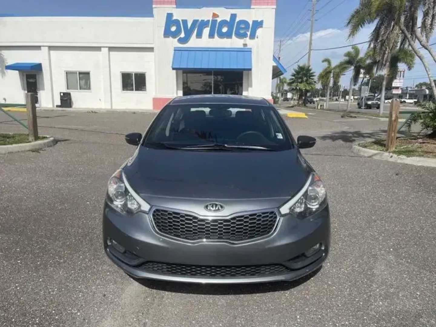 2016 Kia Forte 5-Door (KNAFK5A87G5) with an Other engine, AUTOMATIC transmission, located at 7701 Park Blvd., Pinellas Park, FL, 33781, (727) 369-7777, 27.839552, -82.747284 - Only 83,480 Miles! Boasts 33 Highway MPG and 25 City MPG! This Kia Forte 5-Door delivers a Regular Unleaded I-4 2.0 L/122 engine powering this Automatic transmission. CARPETED FLOOR MATS, BLACK, KNIT and WOVEN CLOTH SEAT TRIM, AUTO-DIMMING MIRROR -inc: compass and HomeLink.* This Kia Forte 5-Door - Photo#2