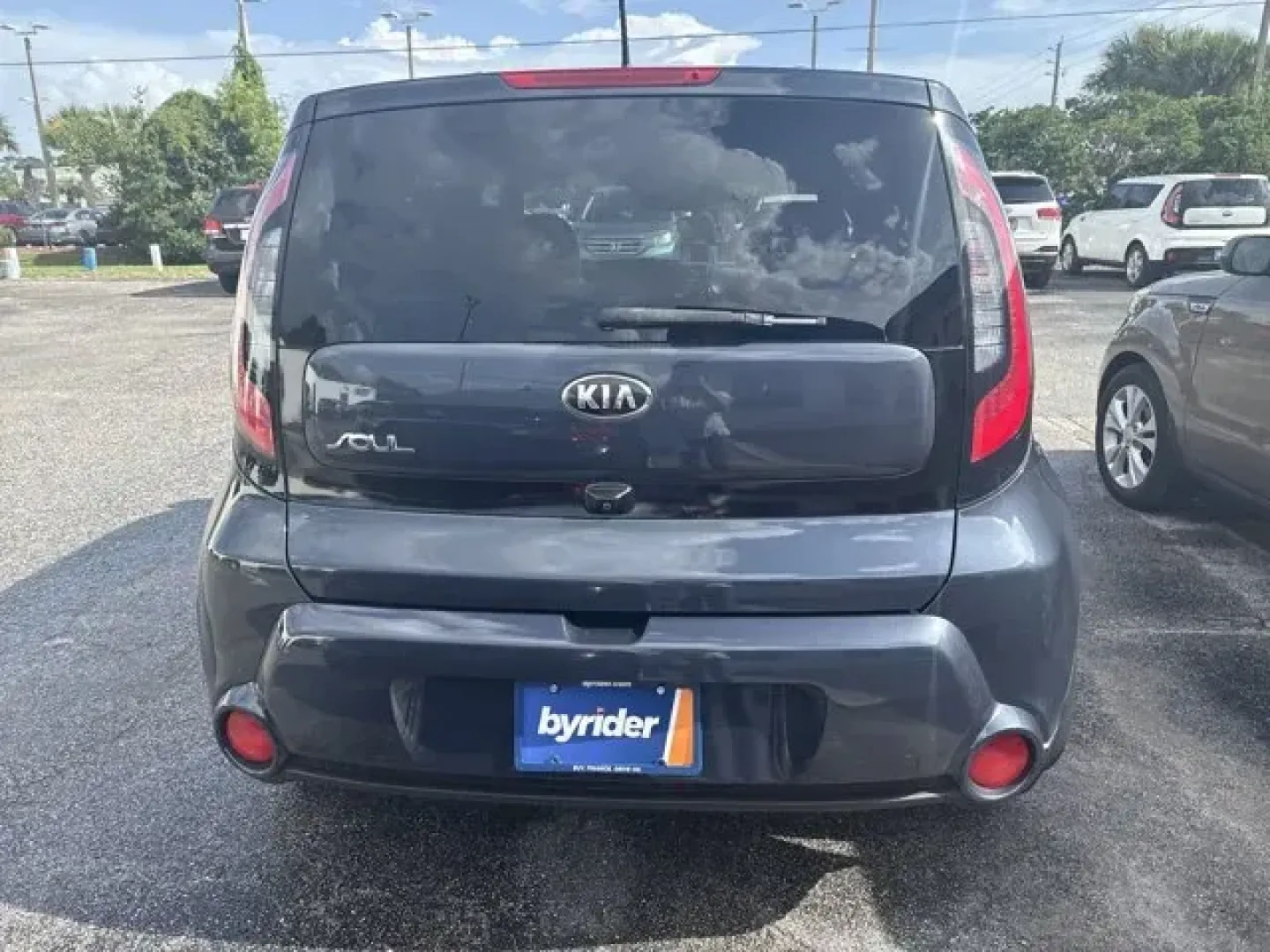 2016 Kia Soul (KNDJX3A59G7) with an Other engine, AUTOMATIC transmission, located at 1285 Cassat Ave, Jacksonville, FL, 32205, (904) 425-3000, 30.299780, -81.732430 - IIHS Top Safety Pick. Scores 31 Highway MPG and 24 City MPG! This Kia Soul boasts a Regular Unleaded I-4 2.0 L/122 engine powering this Automatic transmission. PUDDLE LIGHTS, INTERIOR LIGHT KIT, ILLUMINATED SCUFF PLATE.*This Kia Soul Comes Equipped with These Options *FATHOM BLUE, CARPETED FLOOR MAT - Photo#5