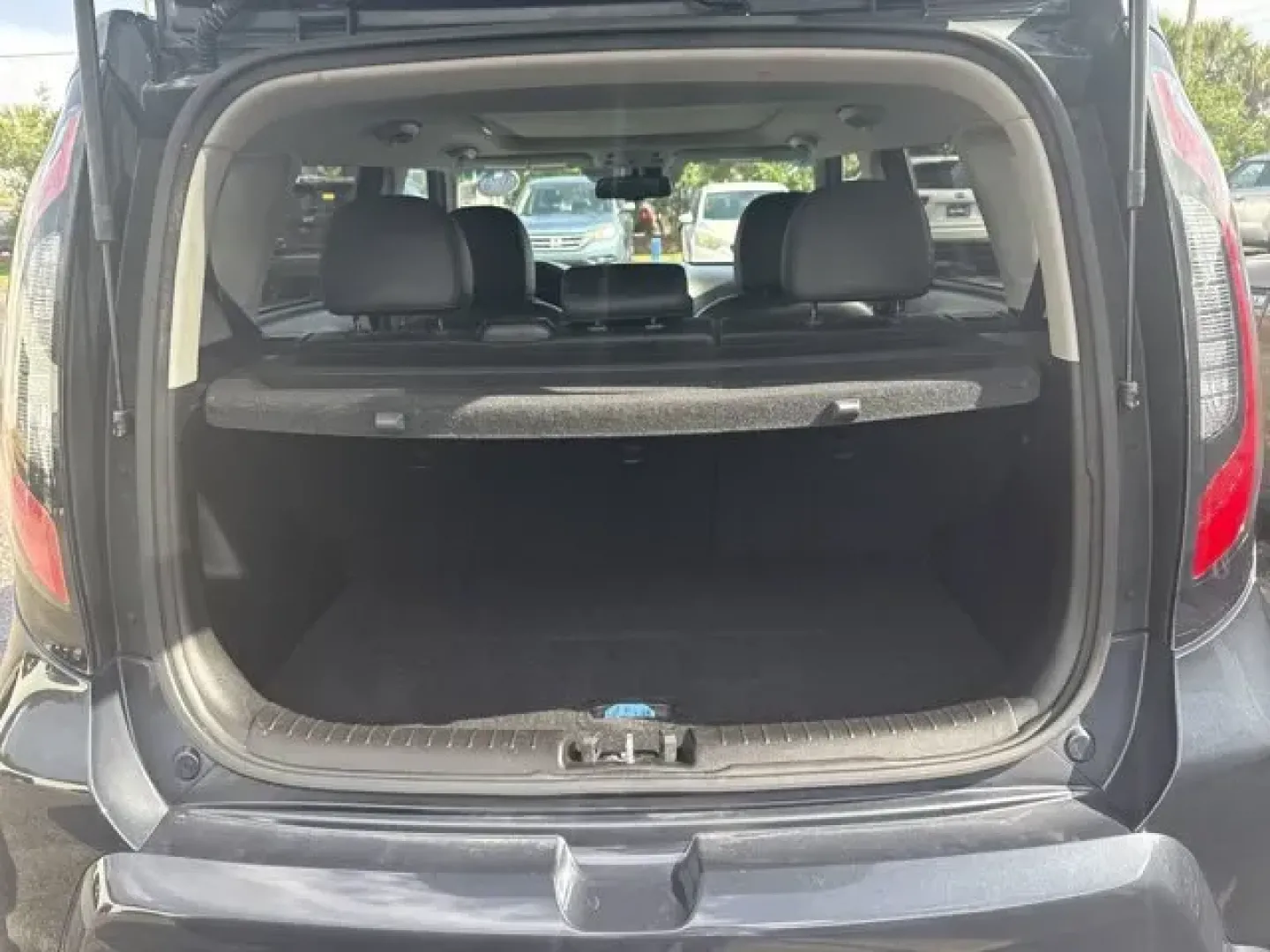 2016 Kia Soul (KNDJX3A59G7) with an Other engine, AUTOMATIC transmission, located at 1285 Cassat Ave, Jacksonville, FL, 32205, (904) 425-3000, 30.299780, -81.732430 - IIHS Top Safety Pick. Scores 31 Highway MPG and 24 City MPG! This Kia Soul boasts a Regular Unleaded I-4 2.0 L/122 engine powering this Automatic transmission. PUDDLE LIGHTS, INTERIOR LIGHT KIT, ILLUMINATED SCUFF PLATE.*This Kia Soul Comes Equipped with These Options *FATHOM BLUE, CARPETED FLOOR MAT - Photo#7