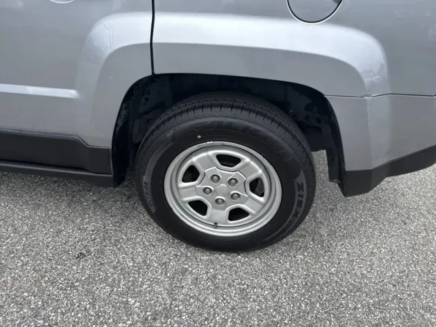 2014 Jeep Patriot (1C4NJPBA1ED) with an Other engine, AUTOMATIC transmission, located at 1285 Cassat Ave, Jacksonville, FL, 32205, (904) 425-3000, 30.299780, -81.732430 - KBB.com 5-Year Cost to Own Awards. This Jeep Patriot boasts a Regular Unleaded I-4 2.0 L/122 engine powering this Automatic transmission. ENGINE: 2.0L I4 DOHC 16V DUAL VVT (STD), Variable intermittent wipers, Touring suspension.*This Jeep Patriot Comes Equipped with These Options *Strut Front Suspen - Photo#6