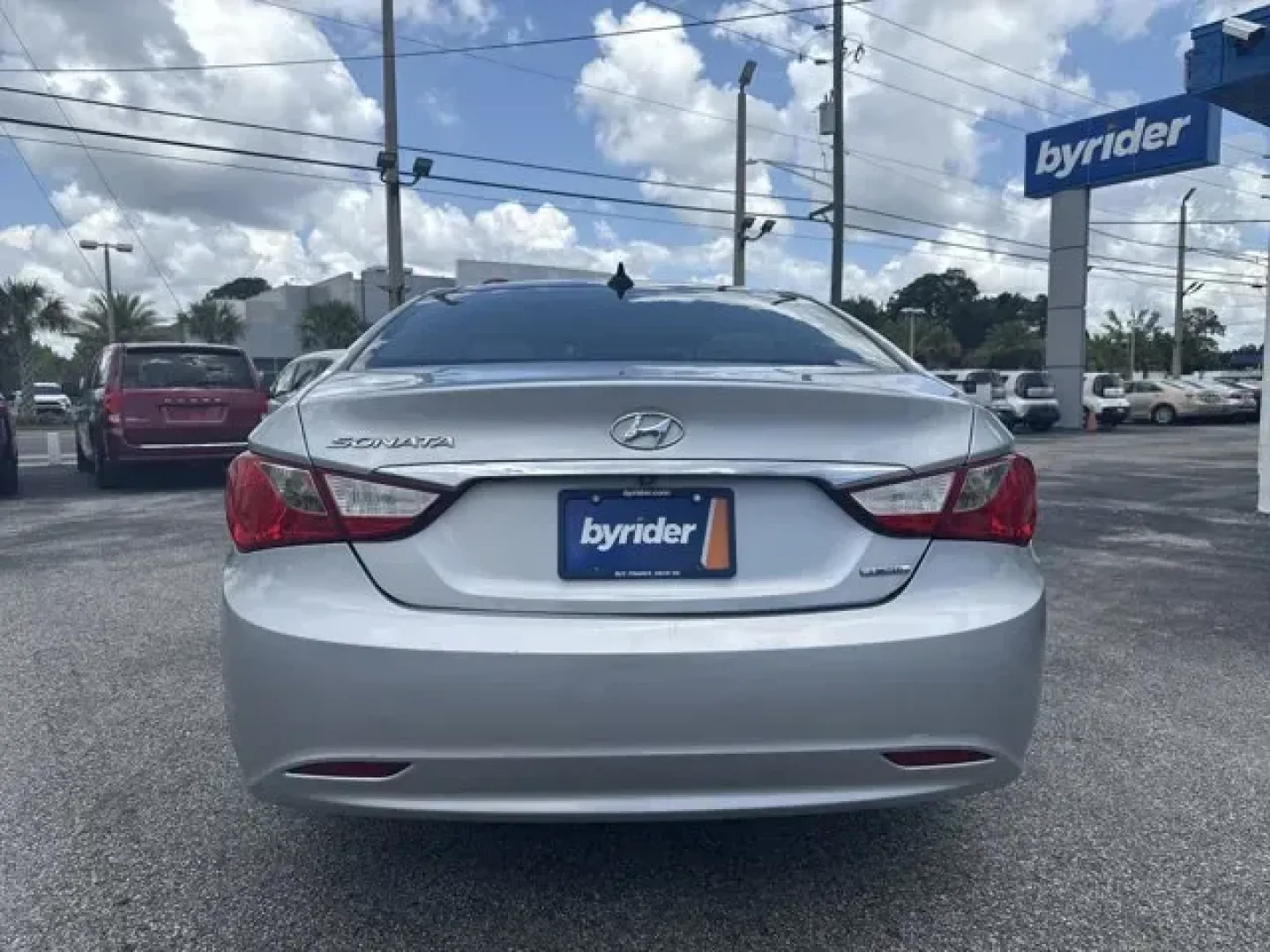 2013 Hyundai Sonata (5NPEC4AC8DH) with an Other engine, AUTOMATIC transmission, located at 1285 Cassat Ave, Jacksonville, FL, 32205, (904) 425-3000, 30.299780, -81.732430 - **Unleash Your Daily Adventures with This 2013 Hyundai Sonata!**<br /> <br /> Are you seeking a reliable and stylish vehicle that fits seamlessly into your busy lifestyle? Look no further! This 2013 Hyundai Sonata is perfect for those long commutes, weekend getaways, or even family outings. With its - Photo#6