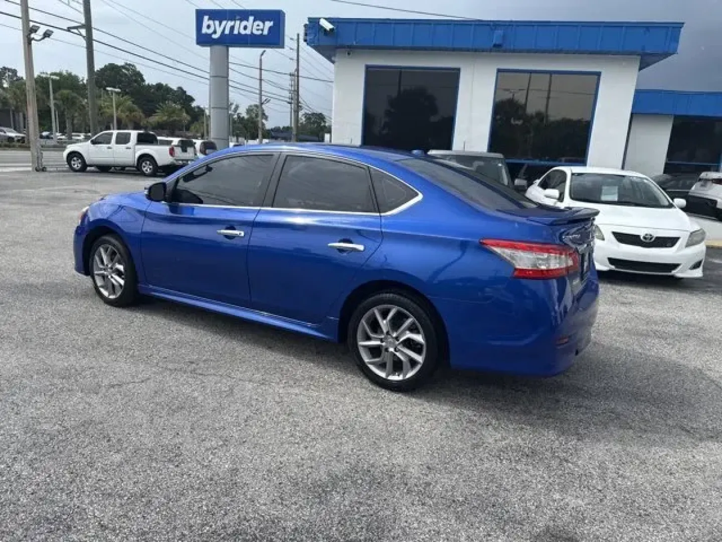 2015 Nissan Sentra (3N1AB7AP5FY) with an Other engine, AUTOMATIC transmission, located at 1285 Cassat Ave, Jacksonville, FL, 32205, (904) 425-3000, 30.299780, -81.732430 - **Discover Your Next Adventure with This 2015 Nissan Sentra! Perfect for Commuters and Families Alike!**<br /> <br /> Are you in search of a reliable vehicle that perfectly balances comfort, efficiency, and style for your daily commutes or family outings? Look no further than this stunning 2015 Niss - Photo#4
