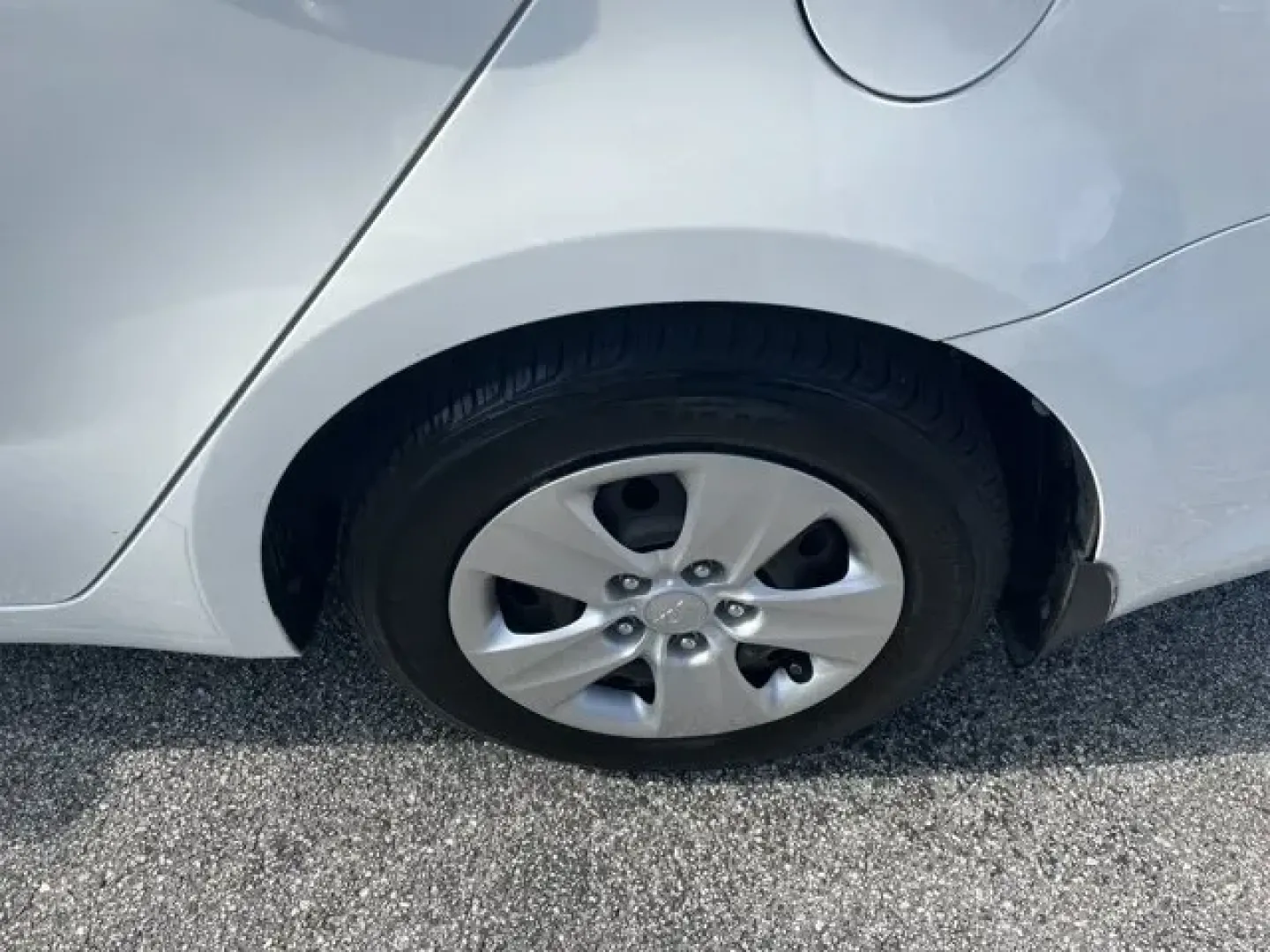 2017 Kia Forte (3KPFK4A74HE) with an Other engine, AUTOMATIC transmission, located at 1285 Cassat Ave, Jacksonville, FL, 32205, (904) 425-3000, 30.299780, -81.732430 - **Unleash Your Urban Adventure with the 2017 Kia Forte at Byrider Florida #139!**<br /> <br /> Are you ready to elevate your daily commute and weekend adventures? Look no further than this 2017 Kia Forte, the perfect blend of style, efficiency, and affordability for budget-conscious buyers in Jackso - Photo#6