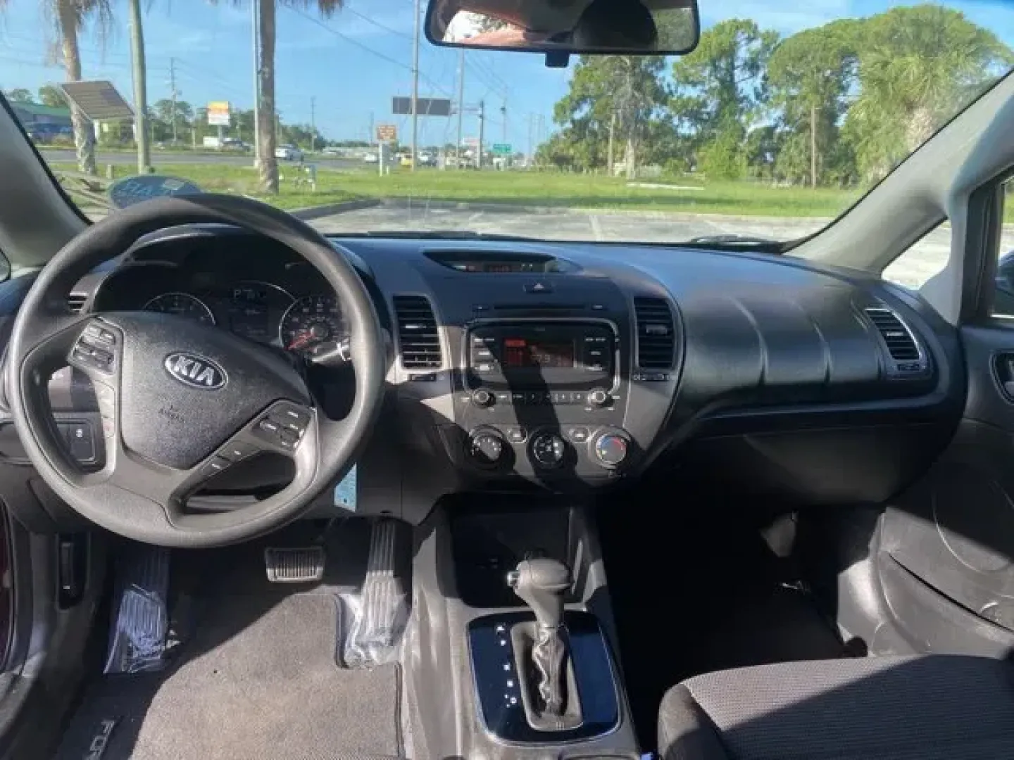 2018 Kia Forte (3KPFK4A72JE) with an Other engine, AUTOMATIC transmission, located at 8829 US Hwy 19, Port Richey, FL, 34668, (727) 264-1107, 28.285917, -82.717346 - **Drive Your Future with Confidence in the 2018 Kia Forte from Byrider Florida #162!**<br /> <br /> Are you looking for a reliable vehicle that fits seamlessly into your busy lifestyle? Whether you're a commuter navigating the daily grind, a growing family in need of a spacious ride, or a budget-con - Photo#7